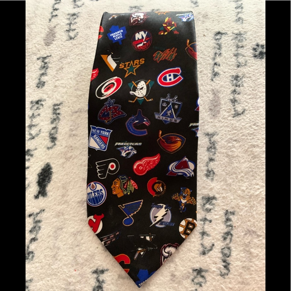 NHL tie , Montreal Canadian, Oilers, Toronto etc etc